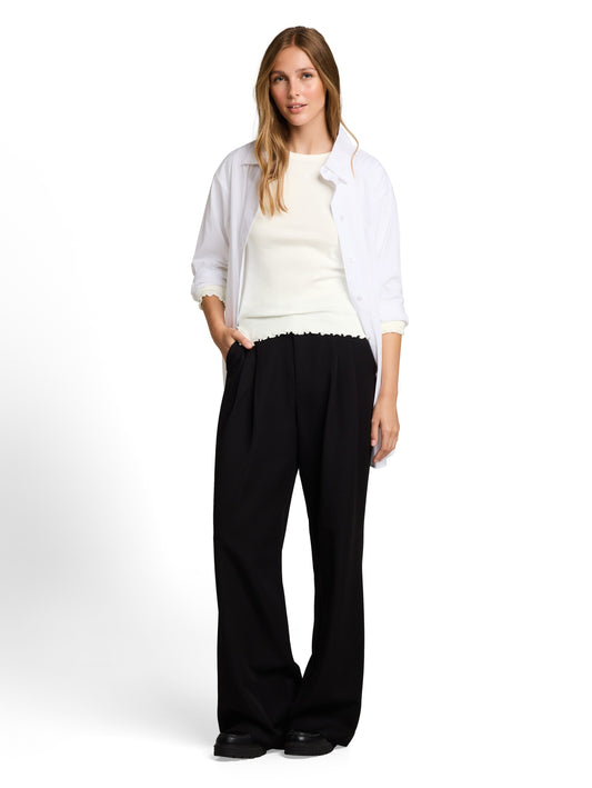 Slim Fit Langarmshirt mit gewellten Saumkanten