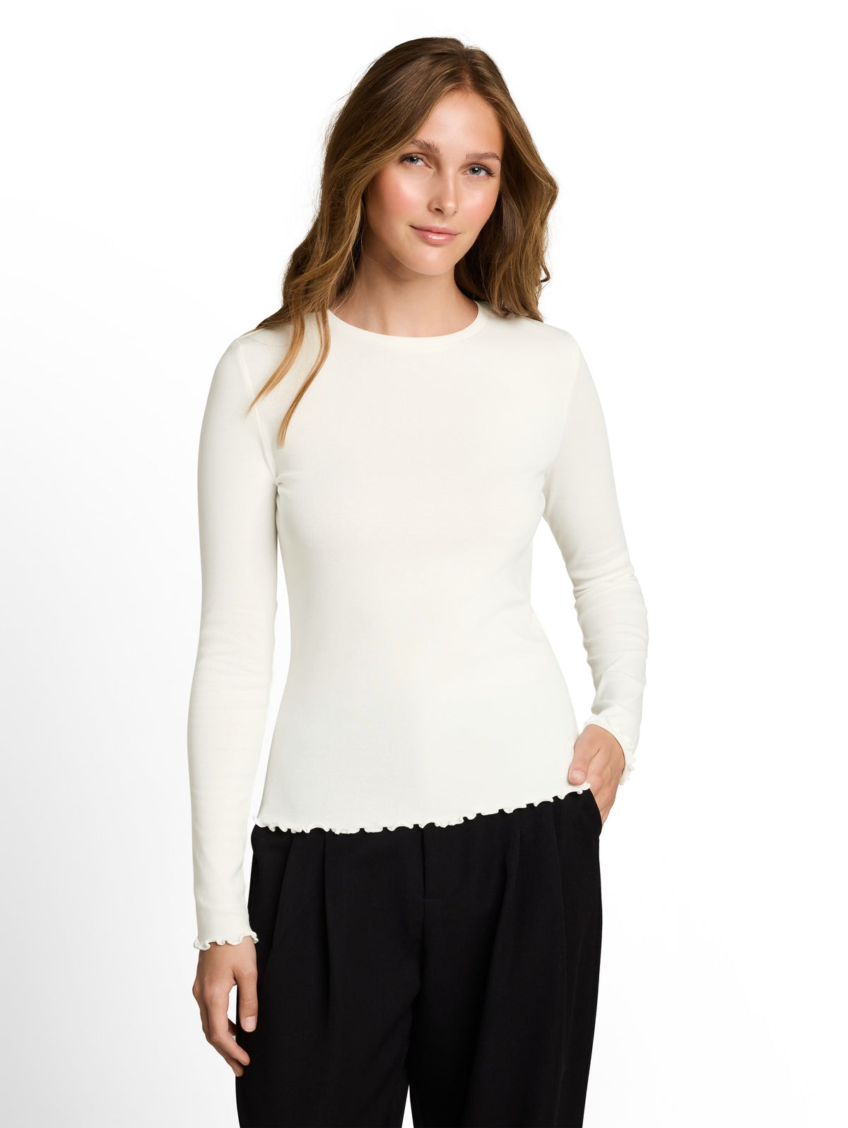 Slim Fit Langarmshirt mit gewellten Saumkanten