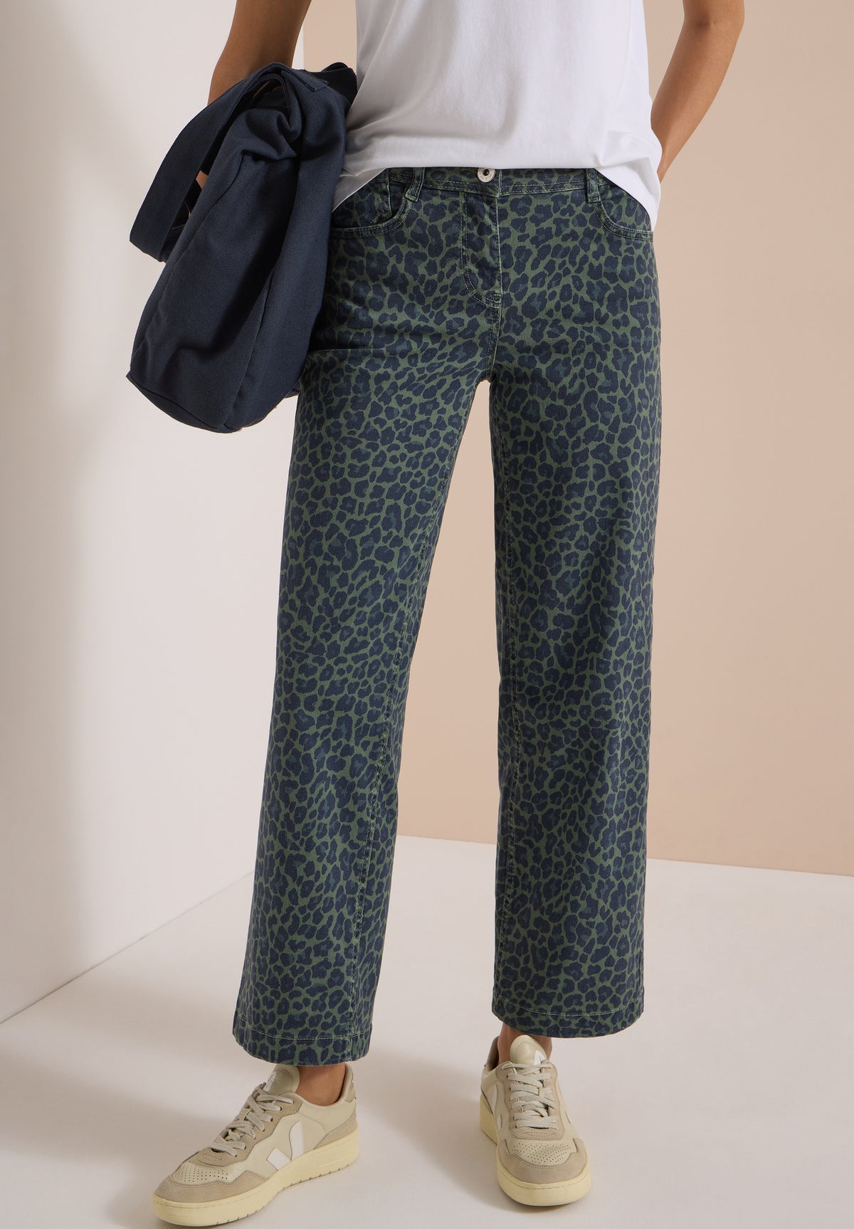 High Waist Wide Leg Jeans mit Leo-Muster