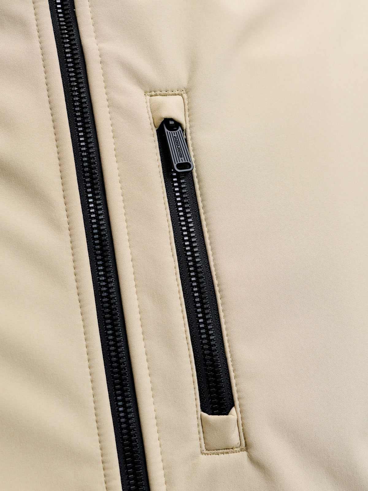 JJELIAM SOFTSHELL BOMBER NOOS