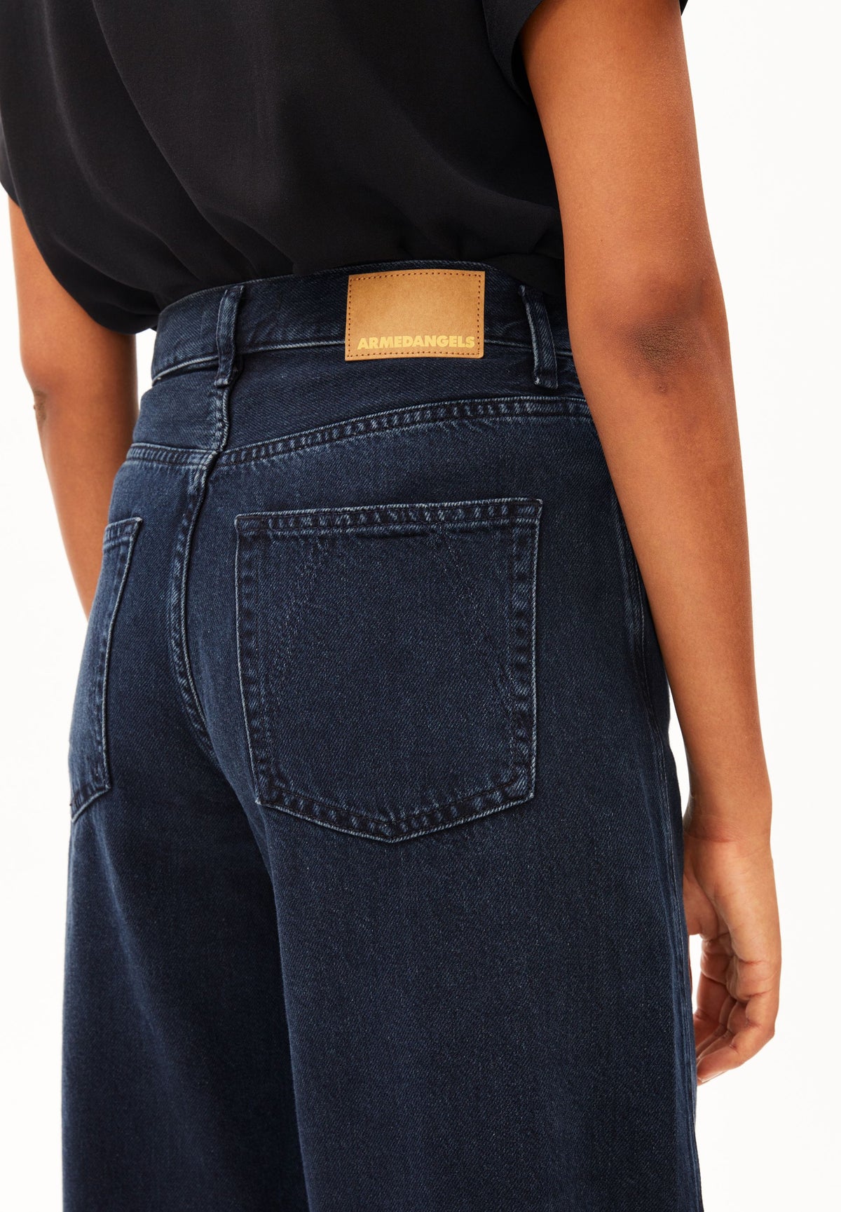 BAARLY HIGH WAIST BARREL JEAN