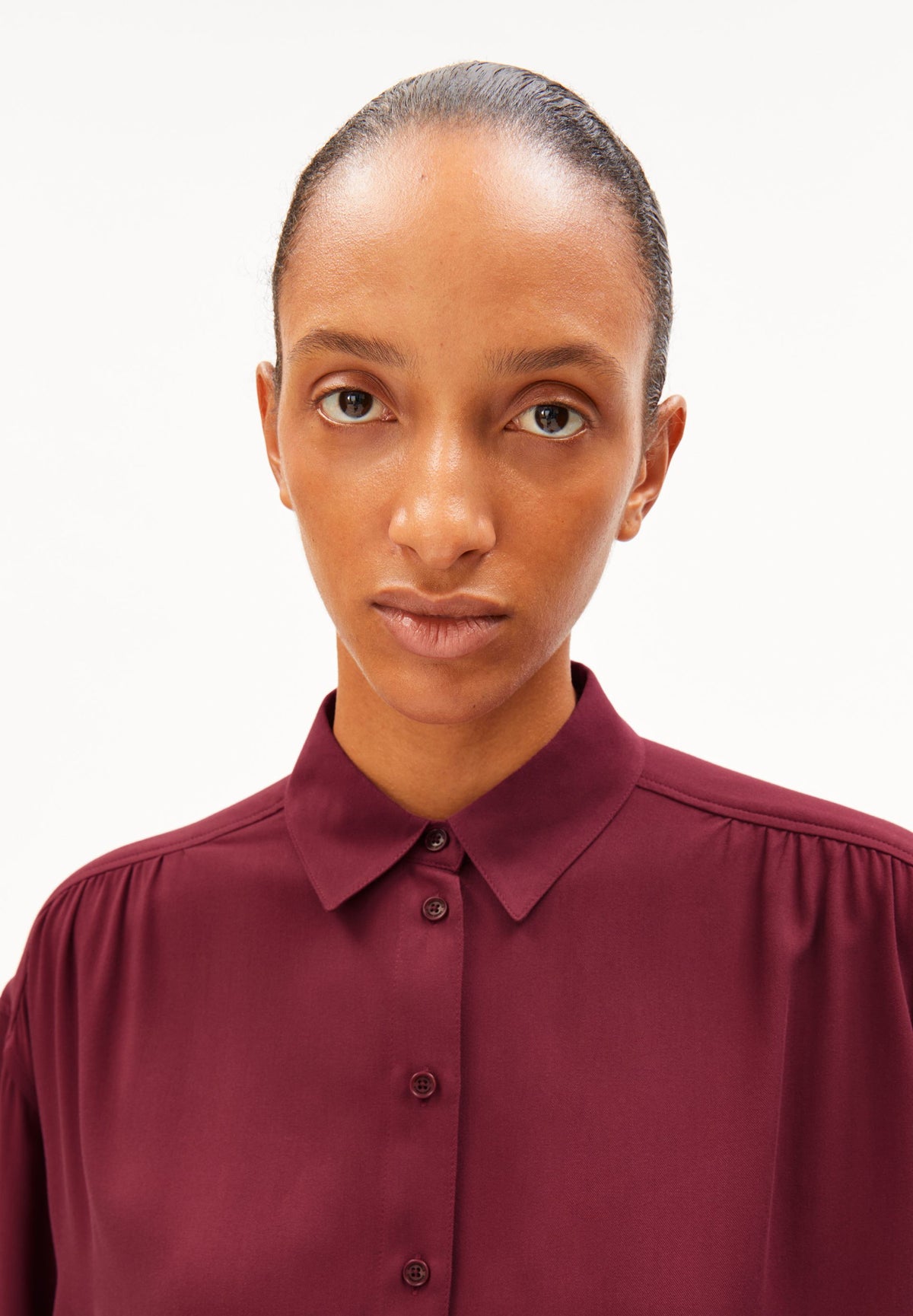 EFINARAA ECOVERO BLOUSE