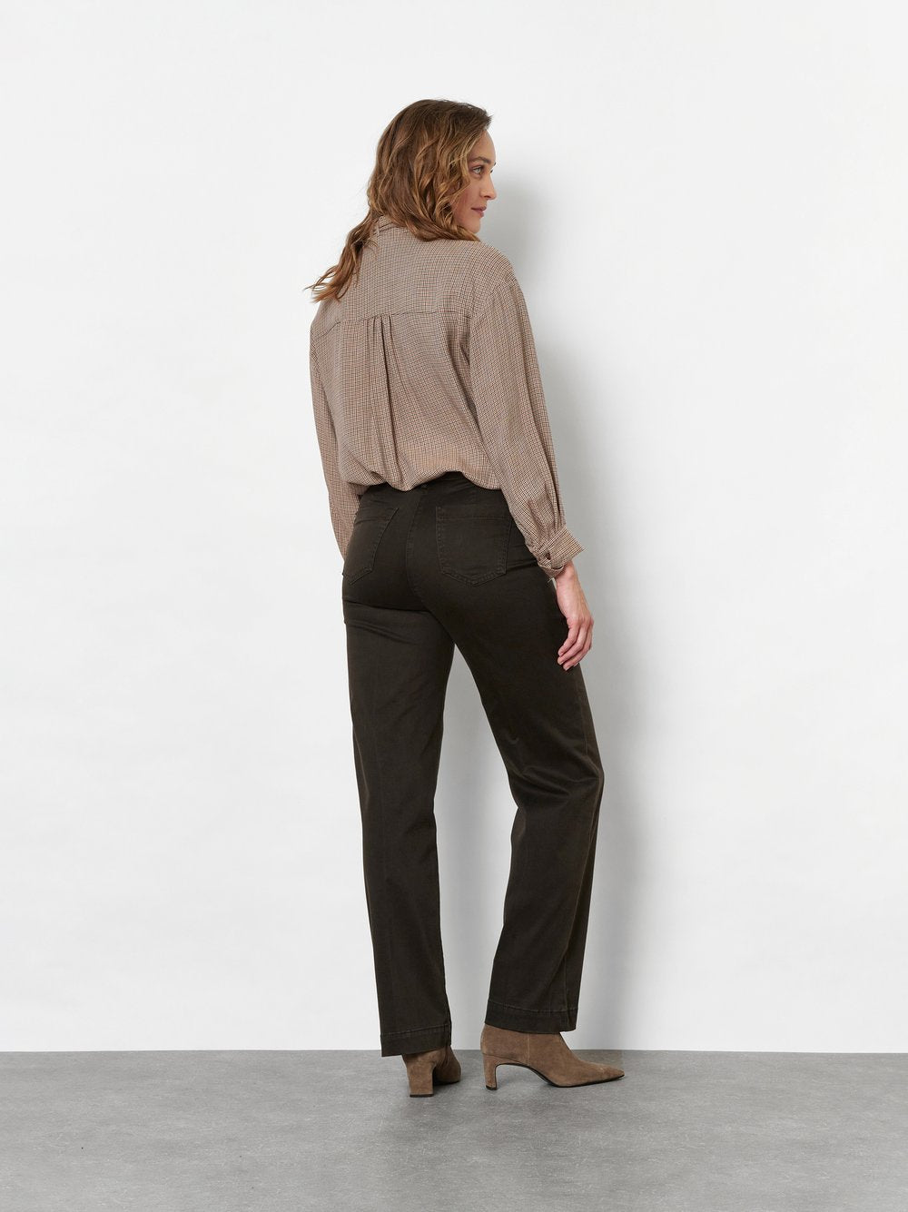 Jenny Wide