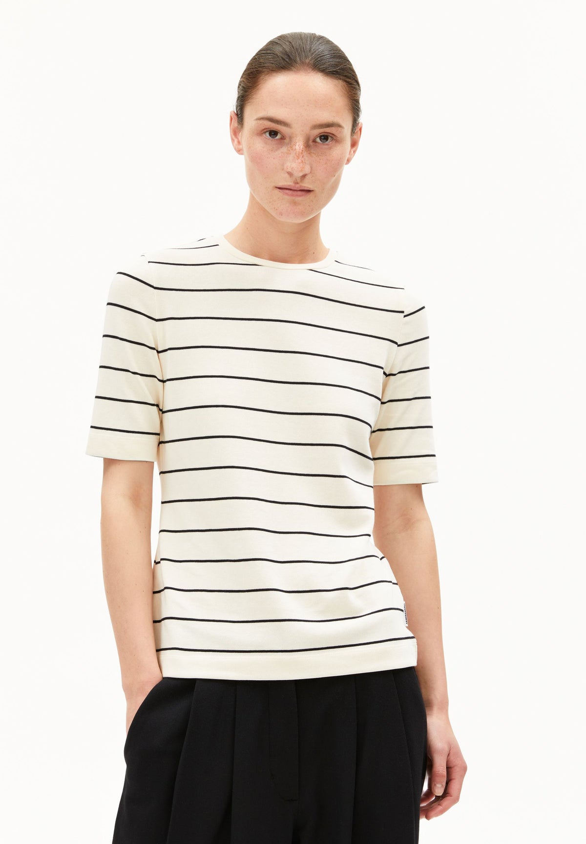 JAANISARA FINE STRIPE T-SHIRT