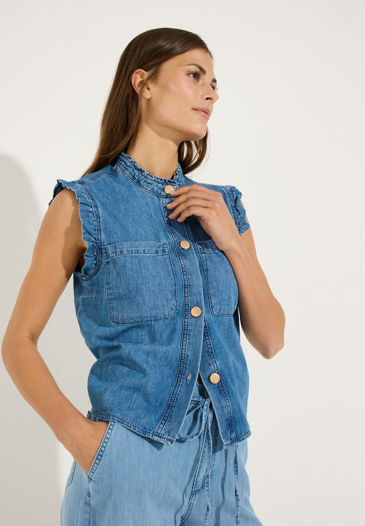 Jeansbluse mit Rüschenärmeln