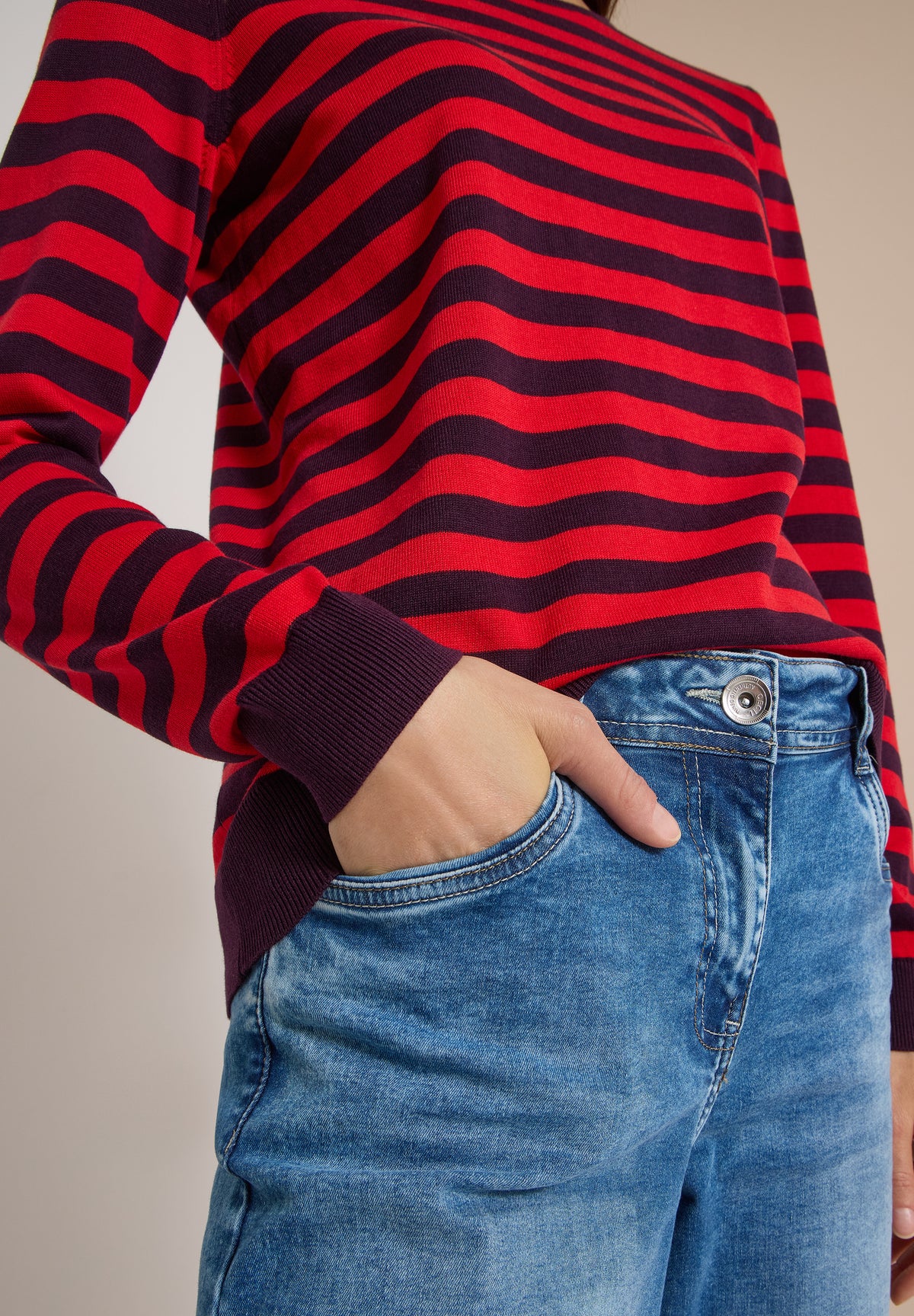 Pullover mit Rundhals und Streifen