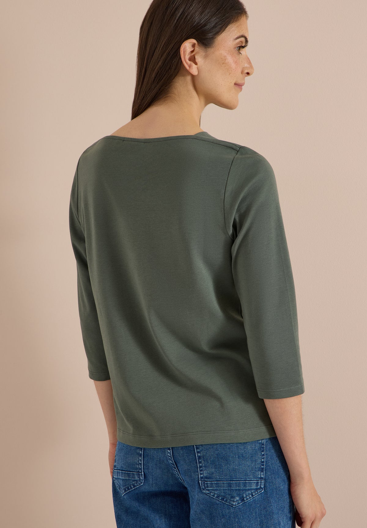 Basic Shirt mit U-Boot-Ausschnitt