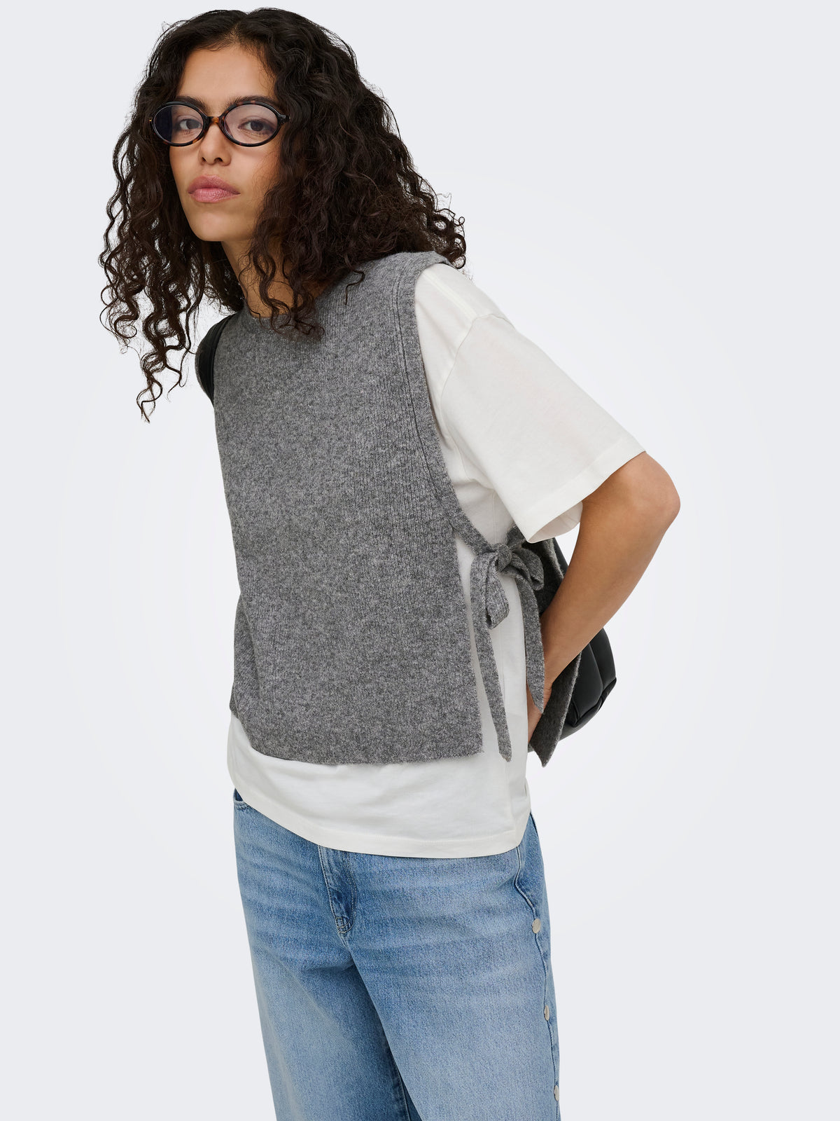 ONLBEATE O-NECK BOW VEST KNT