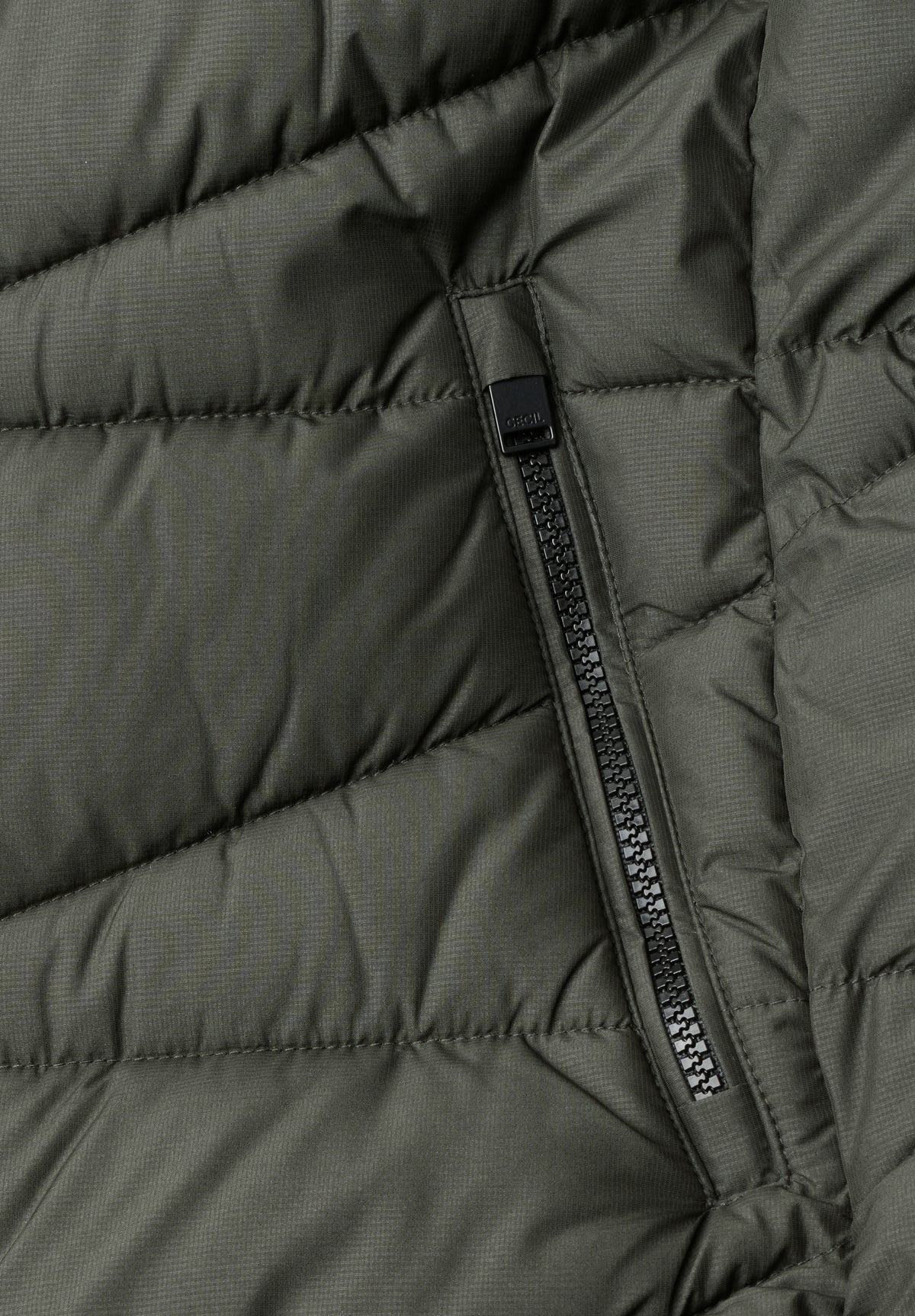 Steppjacke mit Kapuze und Zipper