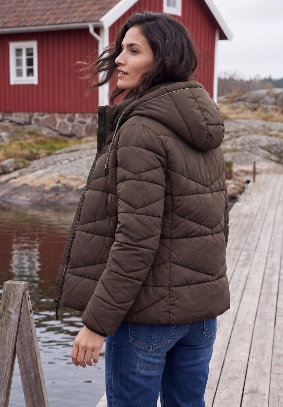 Steppjacke mit Kapuze und Zipper
