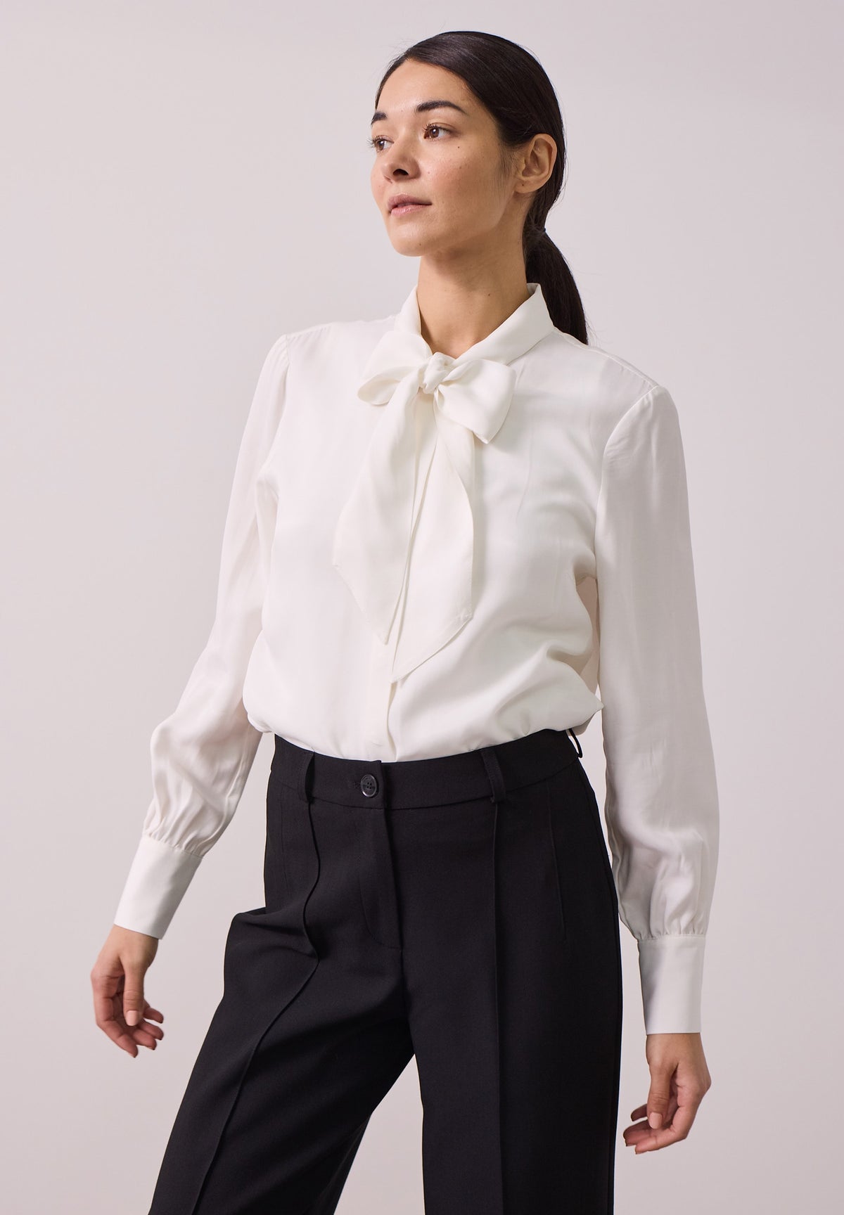 Bluse mit Schluppe