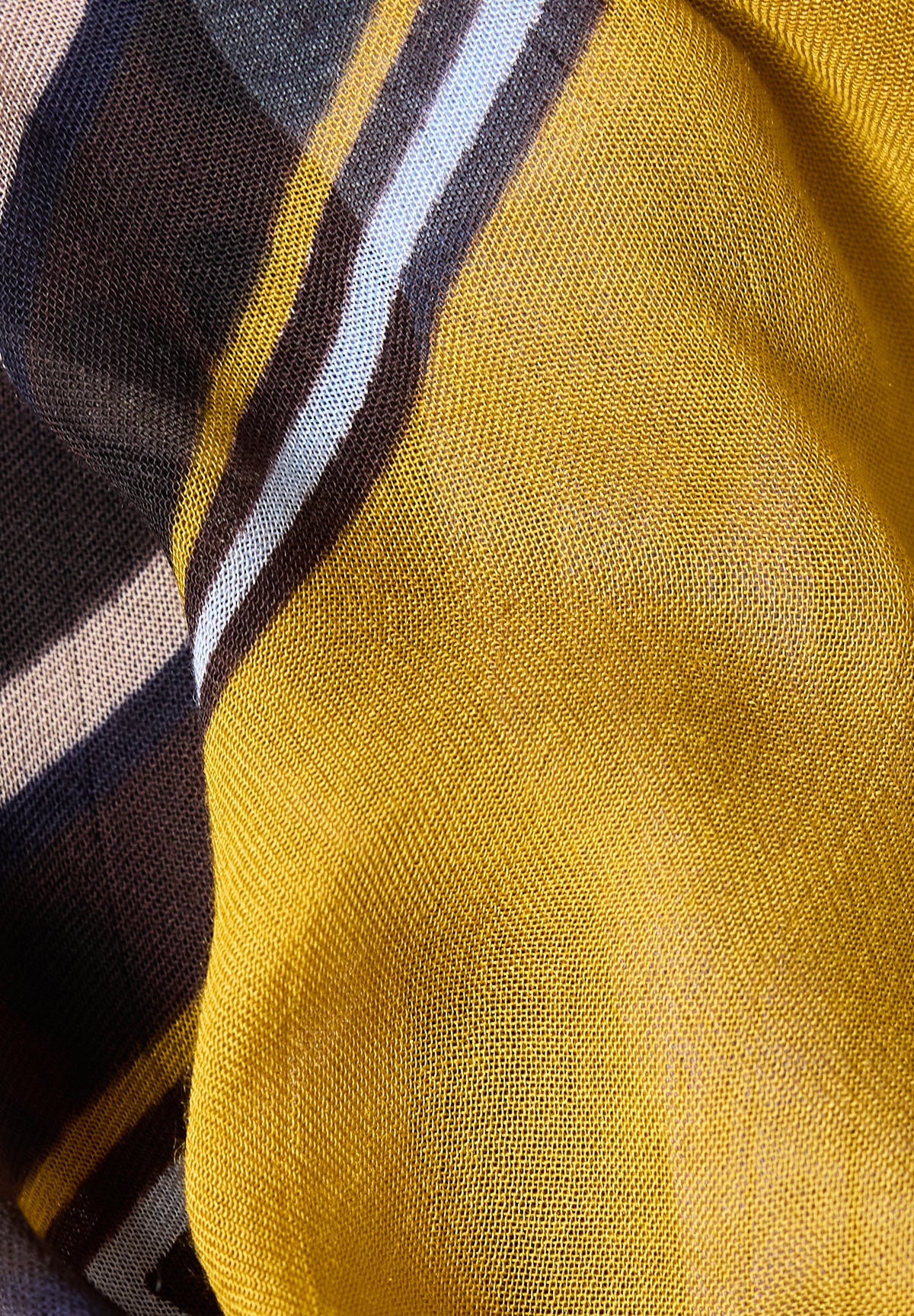 Loop-Schal mit grafischem Print