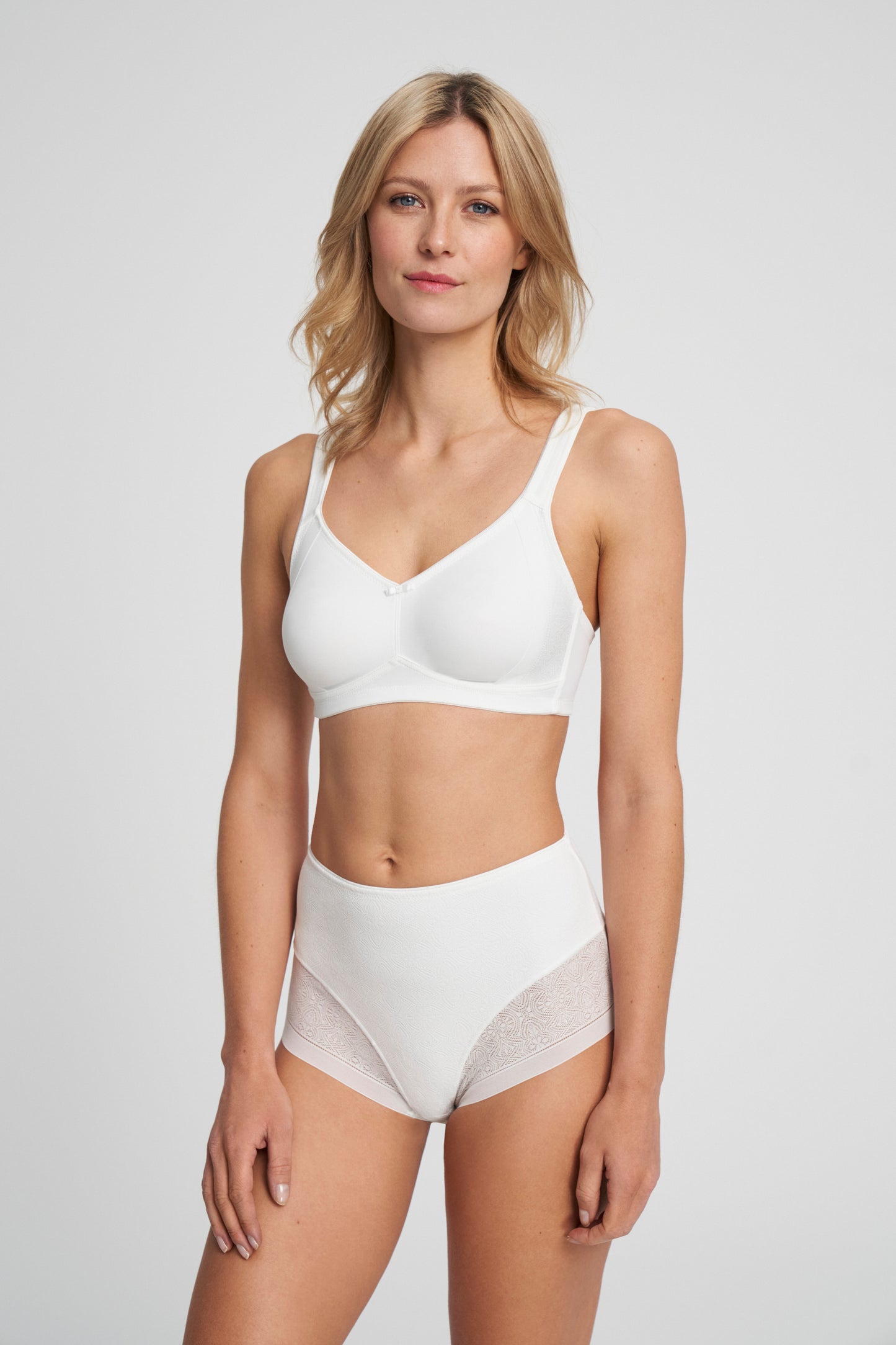 BH o. Bügel gemoldet