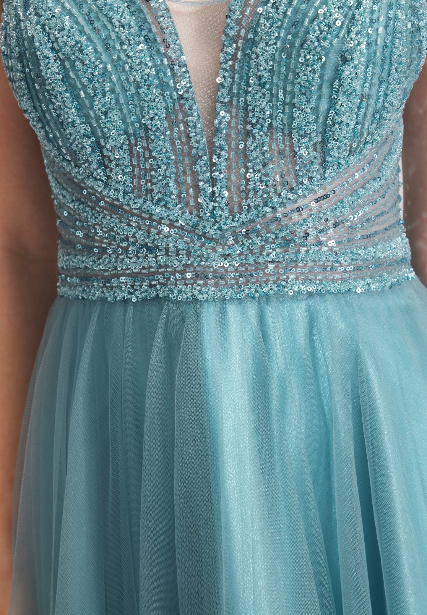 Lange Tüllrobe mit Netzeinsatz