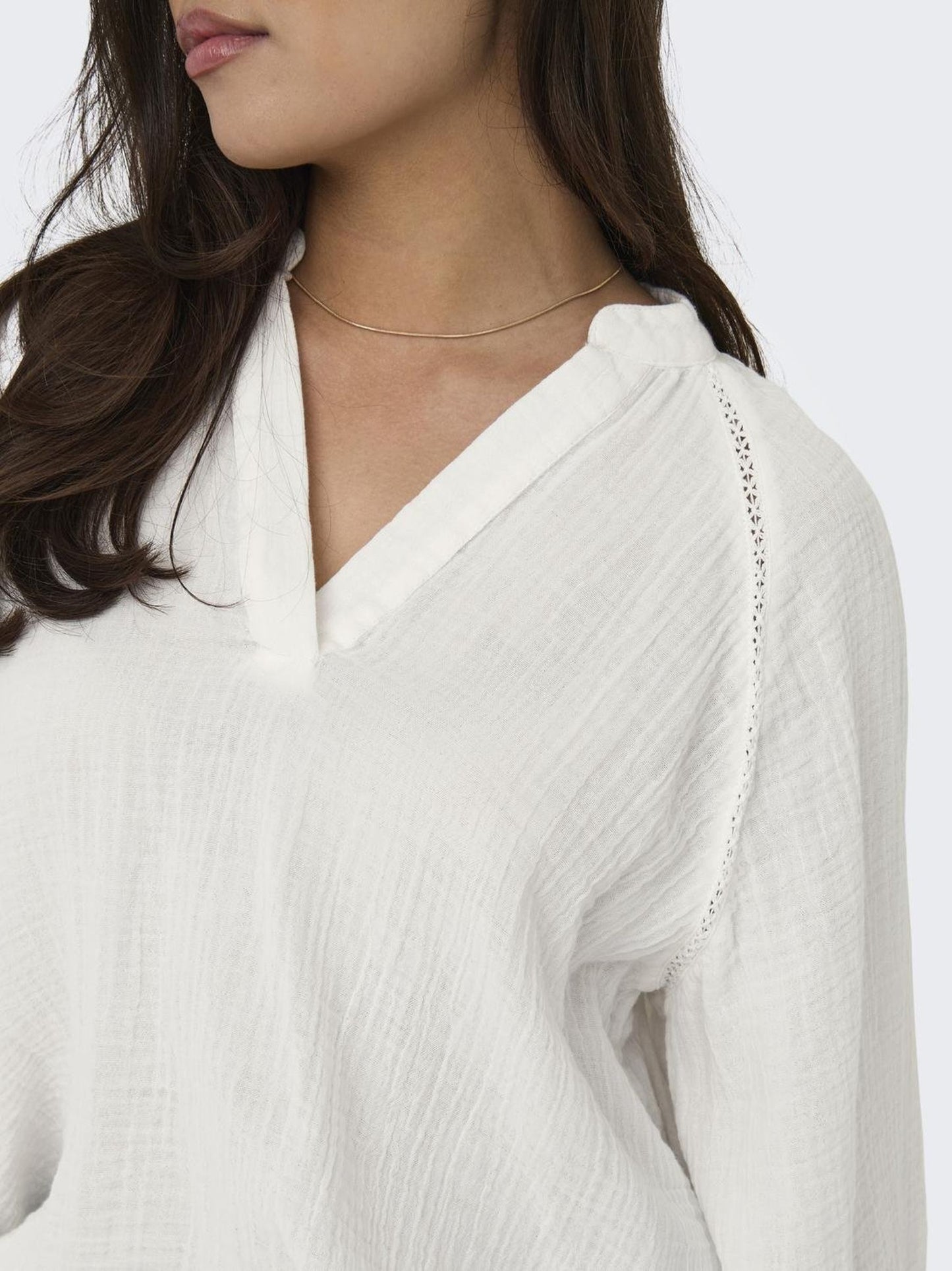 ONLTHYRA LIFE LS V-NECK TOP NOOS WVN