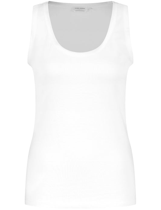 Basic Top mit Satin-Detail