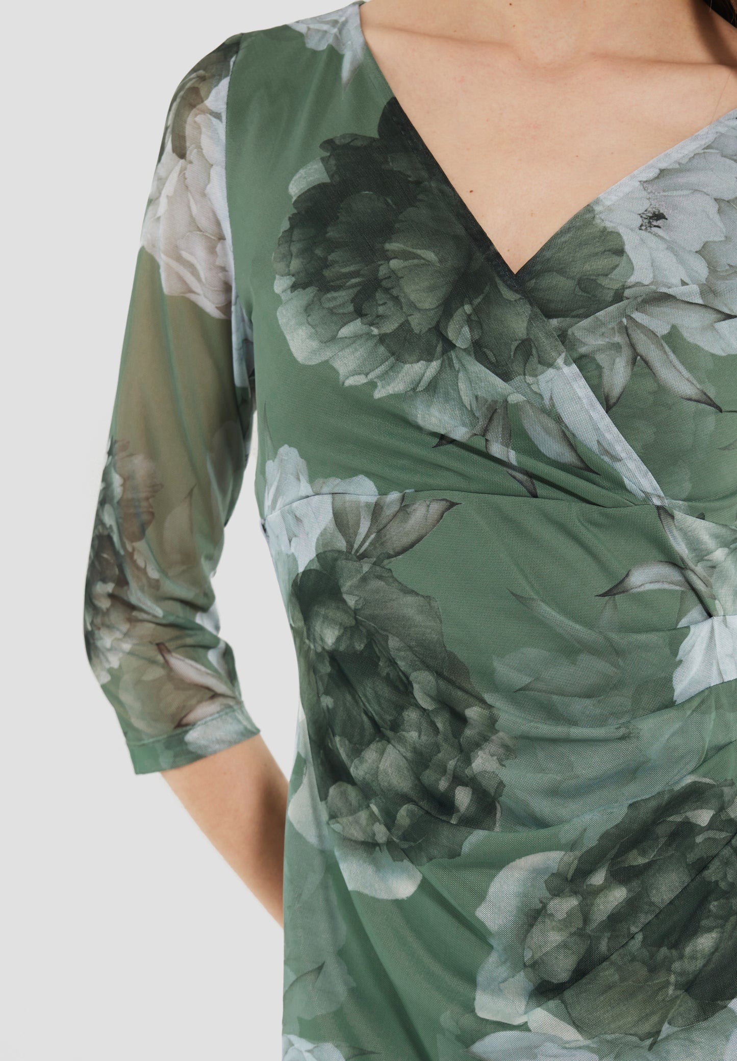 Curve / Midikleid aus bedrucktem Mesh