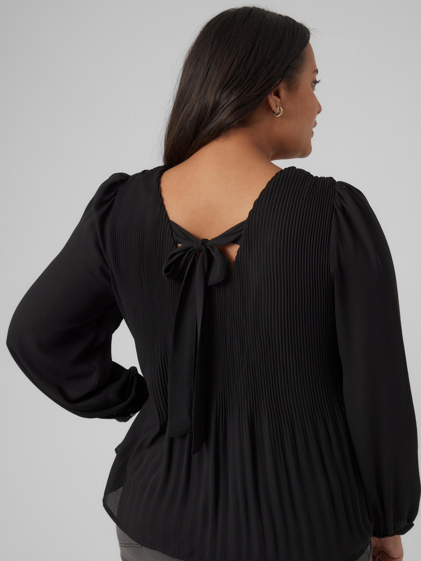VMCCINDY L/S V-NECK TOP WVN BTQ CUR