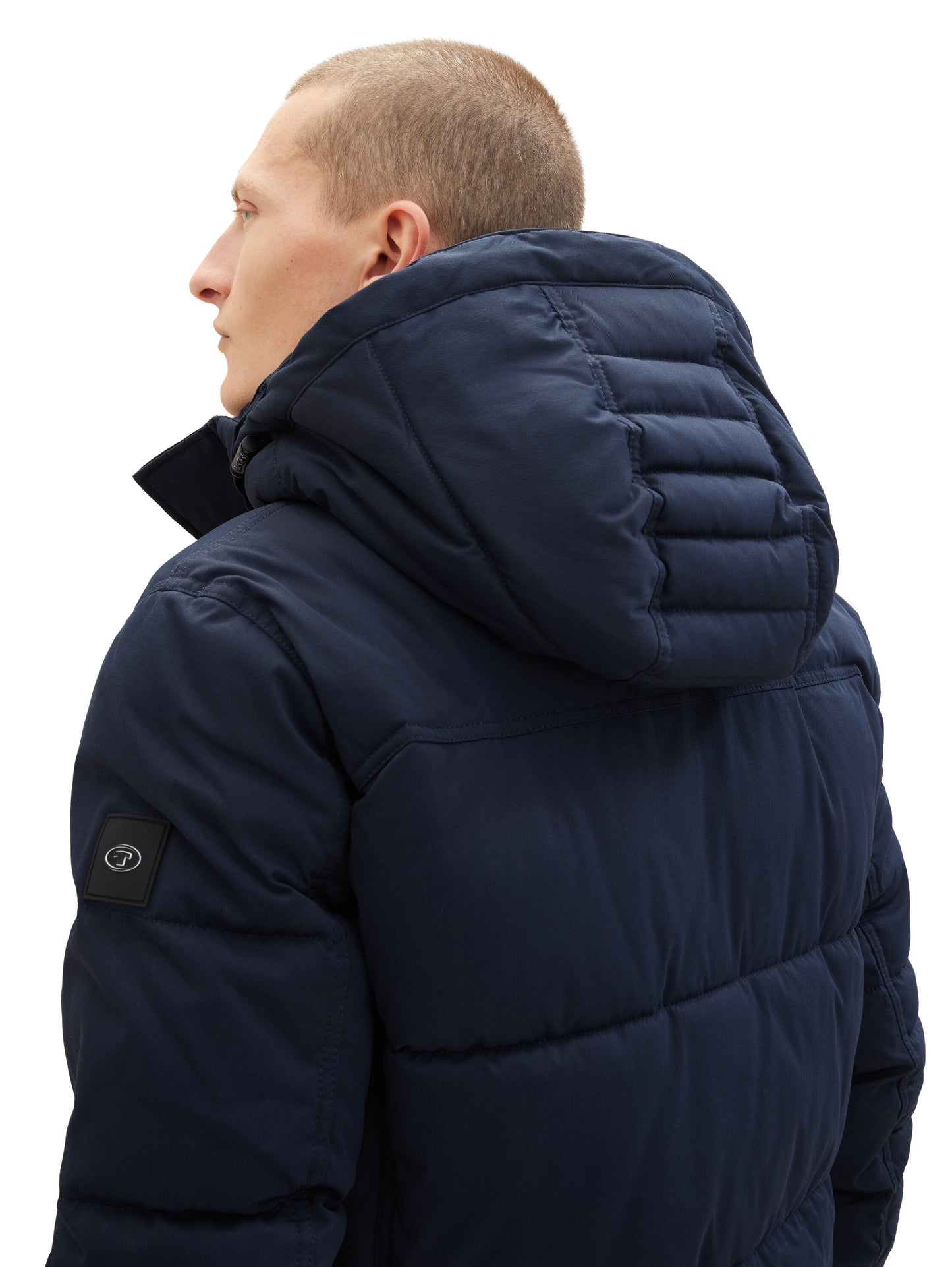Pufferjacke mit abnehmbarer Kapuze