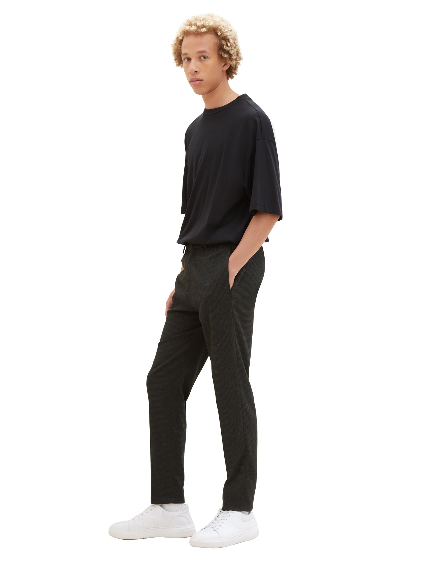 Relaxed Tapered Chino